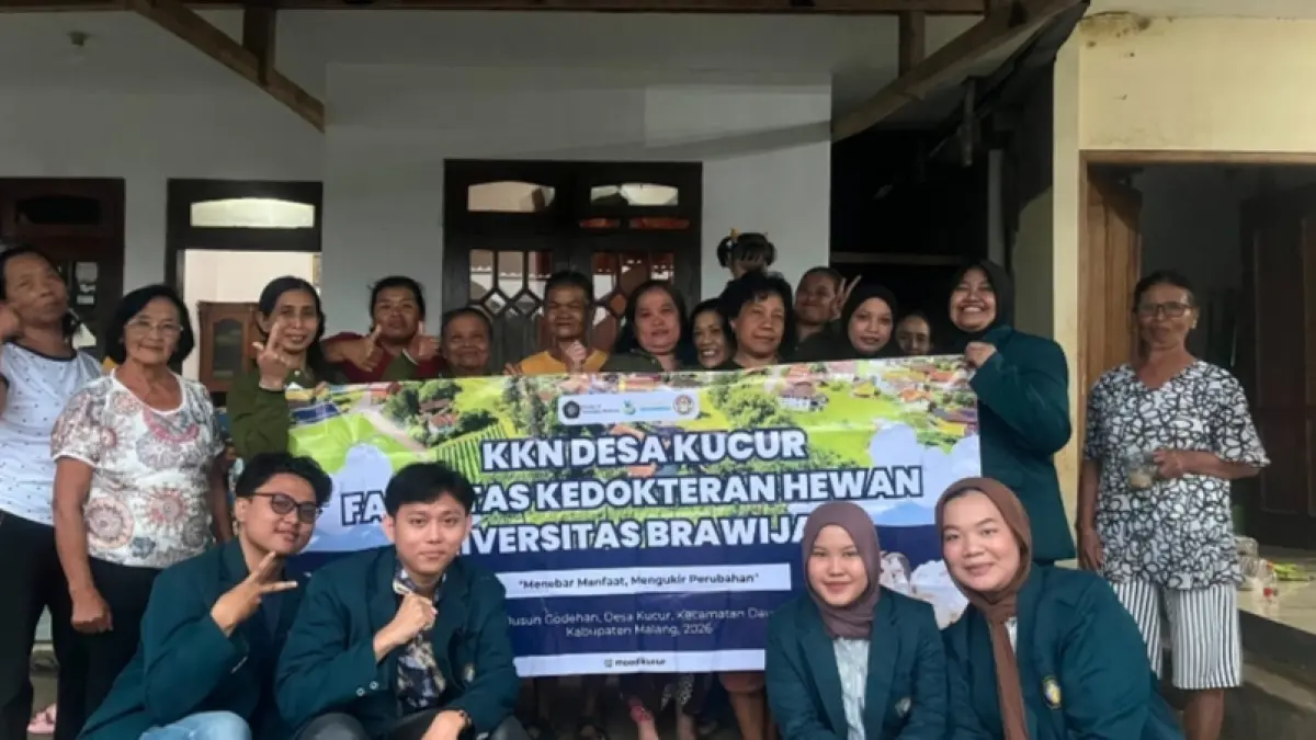 MENGABDI: Anggota KKN Fakultas Kedokteran Hewan (FKH) Universitas Brawijaya (UB) dalam program pemberdayaan di Desa Kucur, Kecamatan Dau, Kabupaten Malang.