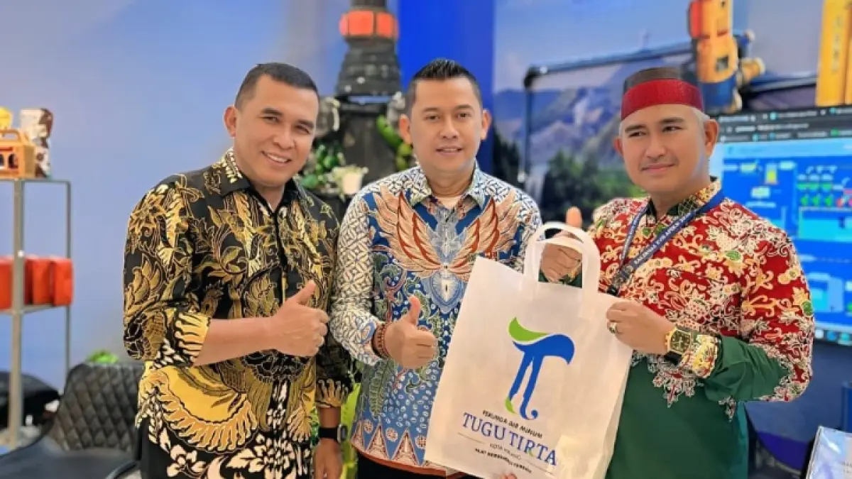 APRESIASI: Menerima kunjungan Wali Kota Tarakan, dr H Khairul, M.Kes yg tertarik dg aplikasi Tutir dan inovasi Anjungan Gratis