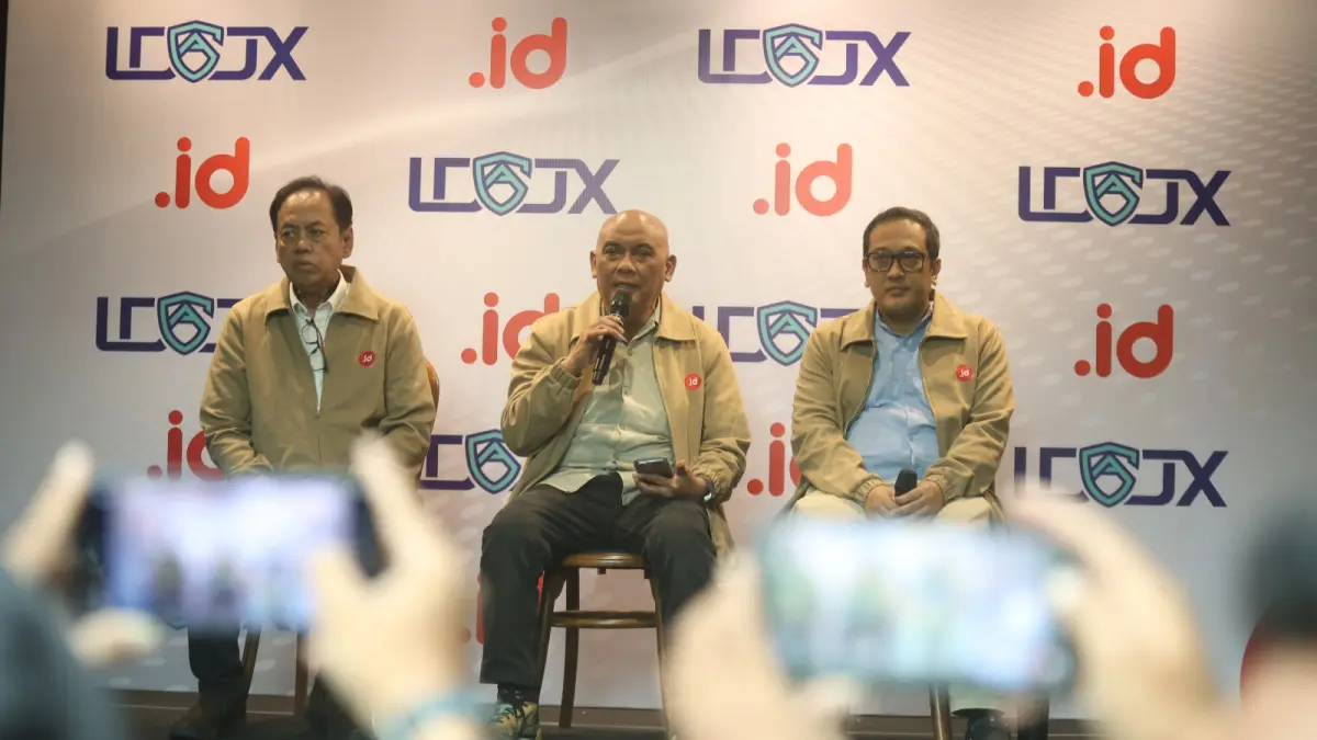 OPTIMISTIS: Ketua PANDI, Isnawan, (tengah) menyampaikan bahwa IDADX menjadi bagian penting dari upaya&nbsp;PANDI dalam menjaga kepercayaan publik terhadap domain .id sebagai identitas digital&nbsp;Indonesia.