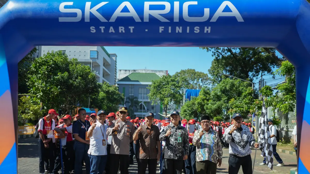 SEMANGAT: SMK PGRI 3 Malang memanfaatkan momentum Kegiatan Cinta Sekolah (KCS) pada (2/7) untuk memperkuat budaya peduli lingkungan