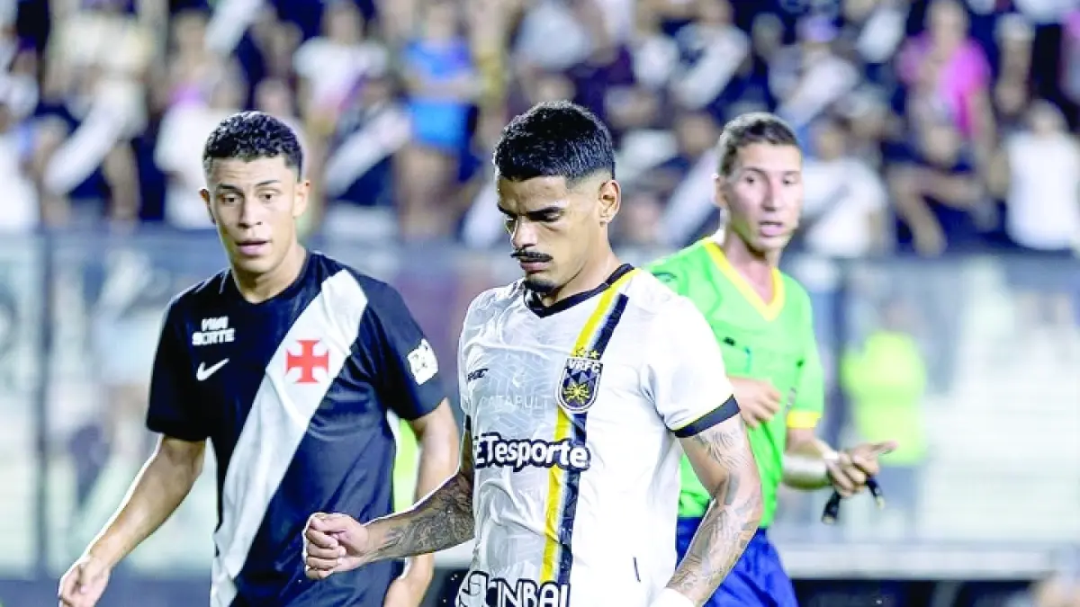 CALON AMUNISI ANYAR: Pemain Klub Serie C Brasil Volta Redonda FC Marcos Vinicius (jersey putih) dikabarkan jadi salah satu rekrutan asing anyar Arema FC.