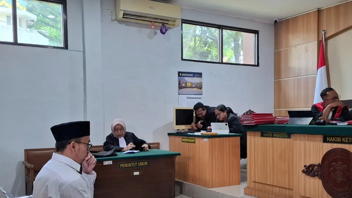 TERDAKWA: Haris Nadeem Muhammad, 20, menjalani sidang di PN Kepanjen beberapa waktu lalu.