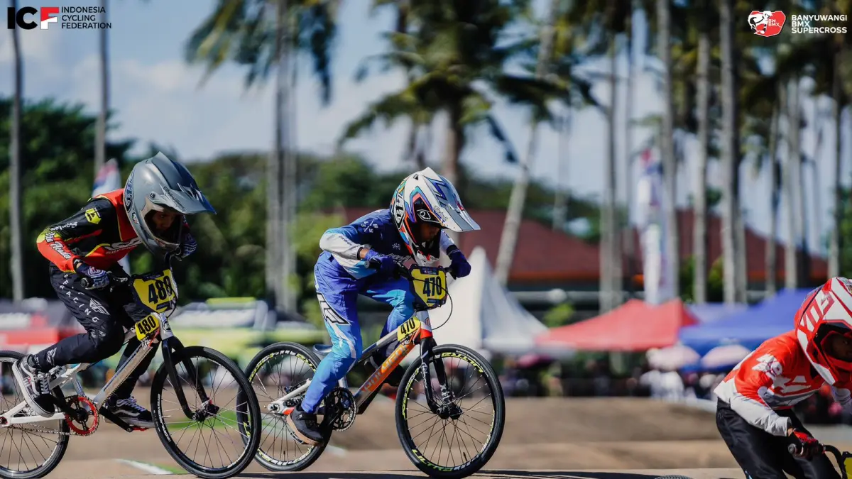 SIAP BERLAGA: Atlet BMX Kota Batu berlaga dalam ajang C1 BMX Supercross 2026 di Sirkuit Muncar Banyuwangi, beberapa waktu lalu.