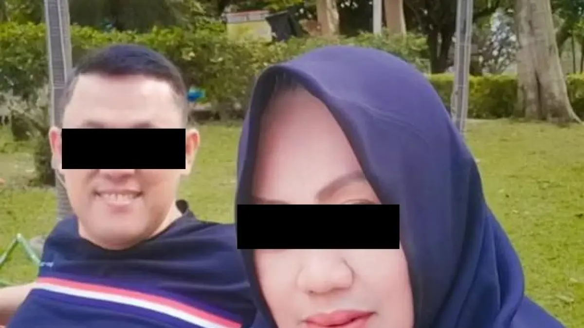 Terduga pelaku pembunuhan ASN Bangkalan berfoto dengan korban. (Istimewa)