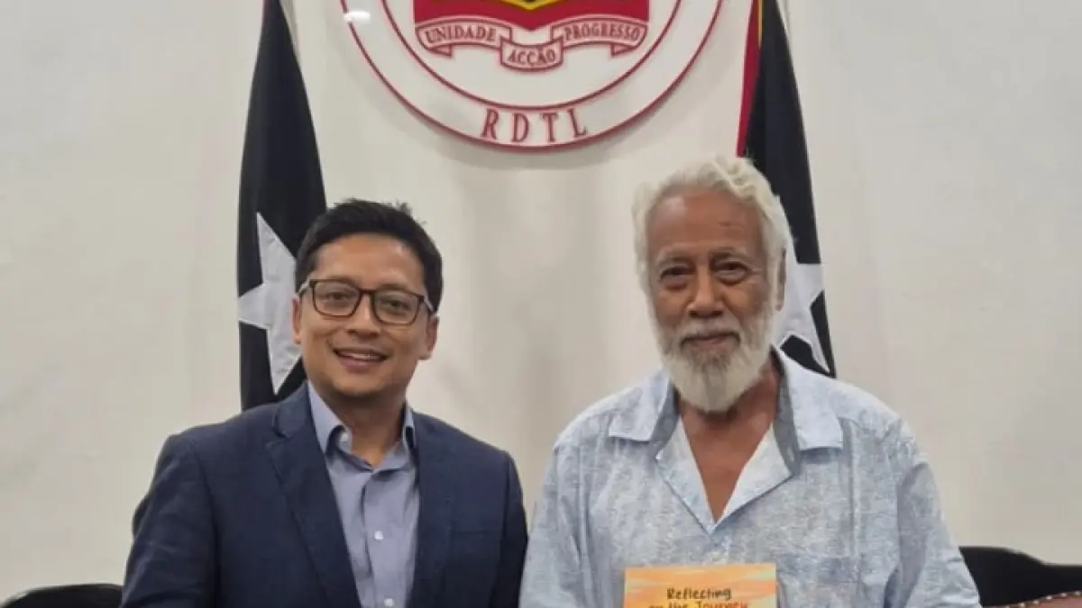 SINERGI: Dosen Departemen Perencanaan Wilayah dan Kota (PWK) Fakultas Teknik Universitas Brawijaya (FT UB), Dimas Wisnu Adrianto, S.T., M.T., M.Env.Man., Ph.D. bersama Perdana Menteri Timor-Leste, Xanana Gusmão.