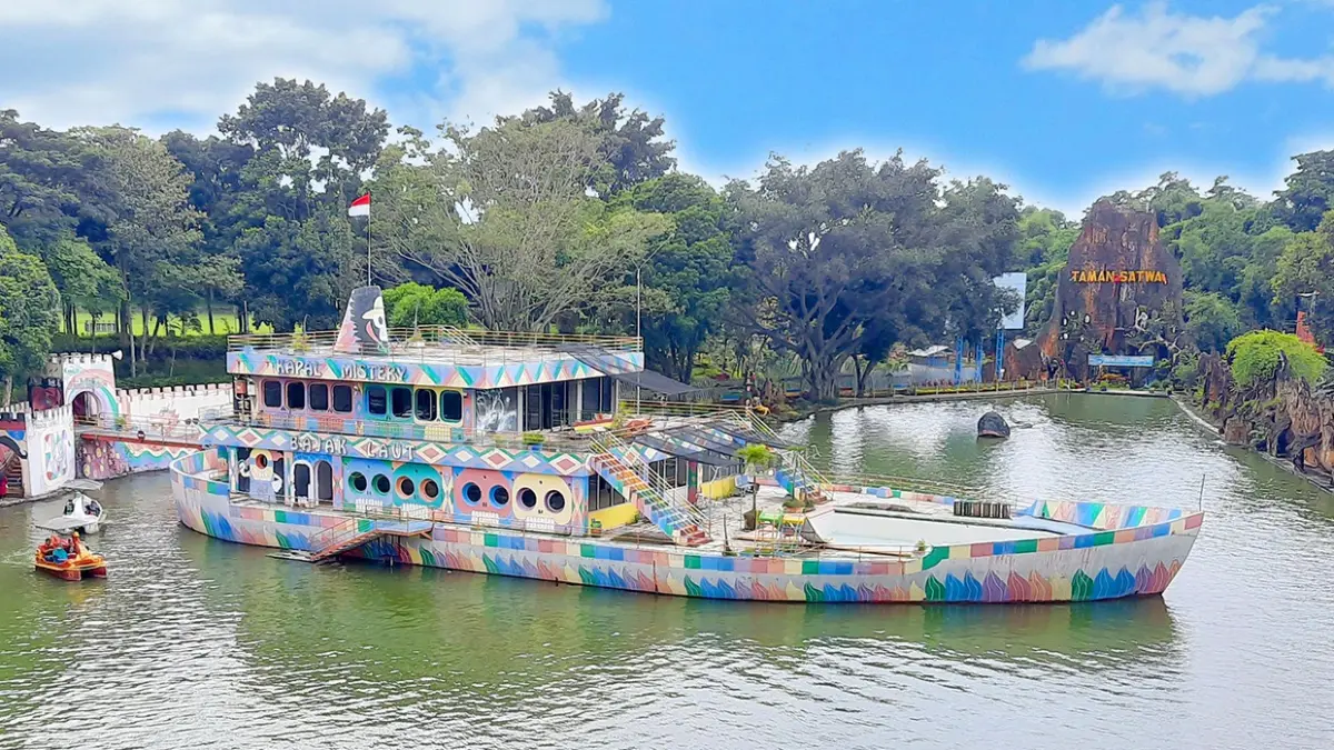 LEGEND: Taman Rekreasi Sengkaling memberikan tiket masuk gratis kepada pengunjung yang lahir di bulan Juli,