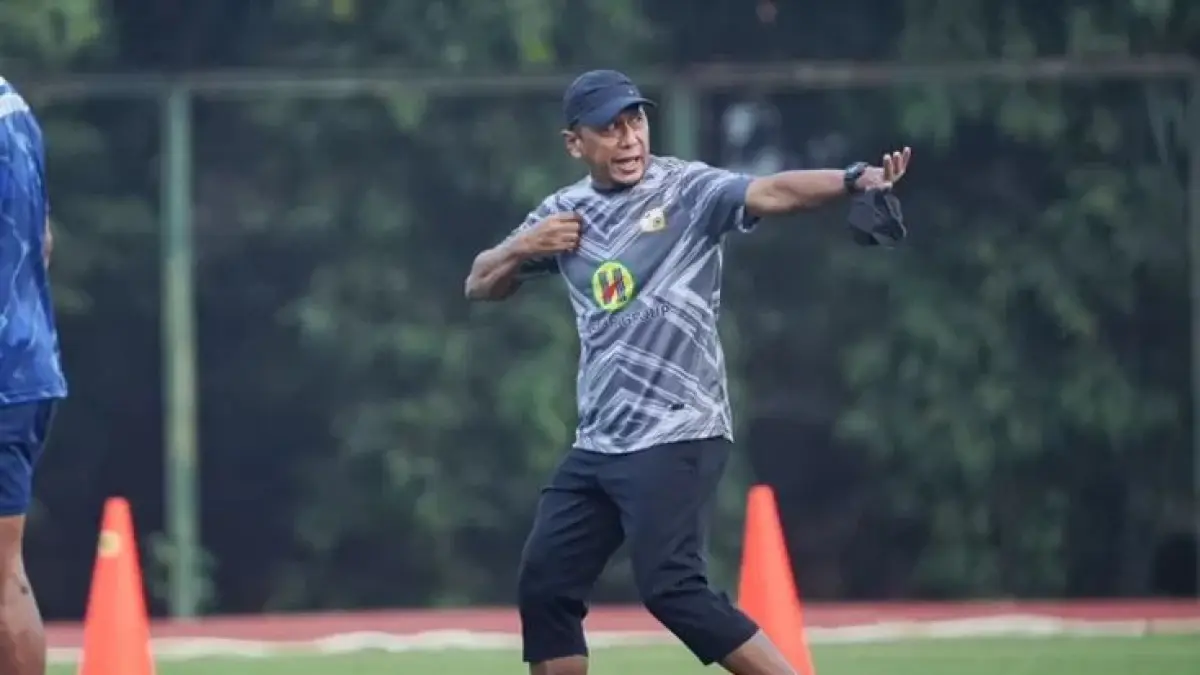 Pelatih Rahmad Darmawan di Lapangan. 