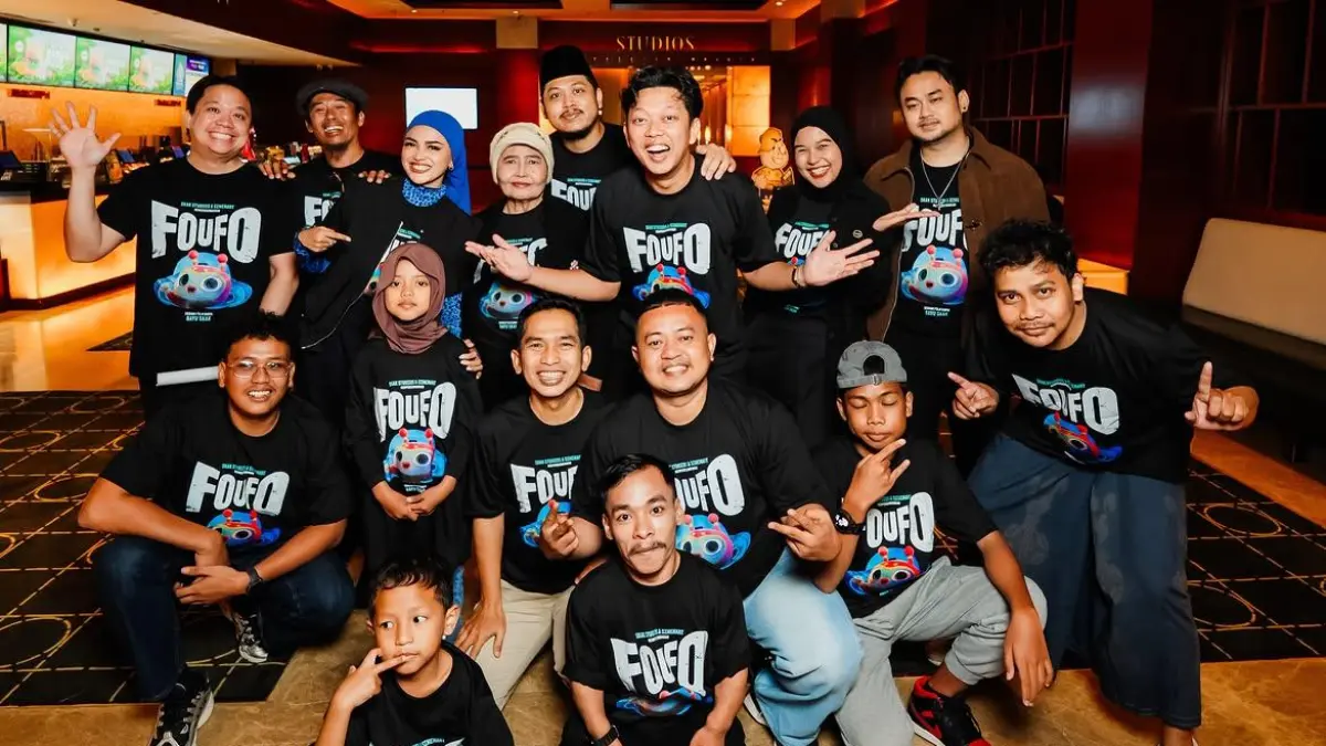 Foto bersama para aktor FOUFO. (Sumber: @maumoe_id/Instagram)