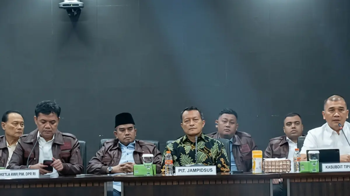 LIMPAHKAN PENANGANAN KASUS: Konferensi Pers di Kejagung terkait Pelimpahan Kasus yang Menjerat Febrie Adriansyah (Sumber: Istimewa).