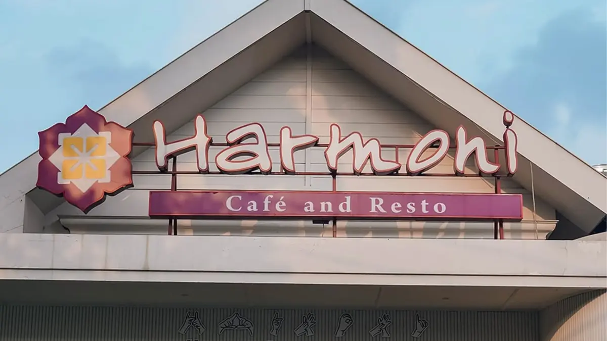 Harmoni cafe & resto salah satu rekomendasi tempat makan di Malang yang cocok untuk merayakan kelulusan bersama keluarga dan sahabat (Instagram @harmonirestomalang)