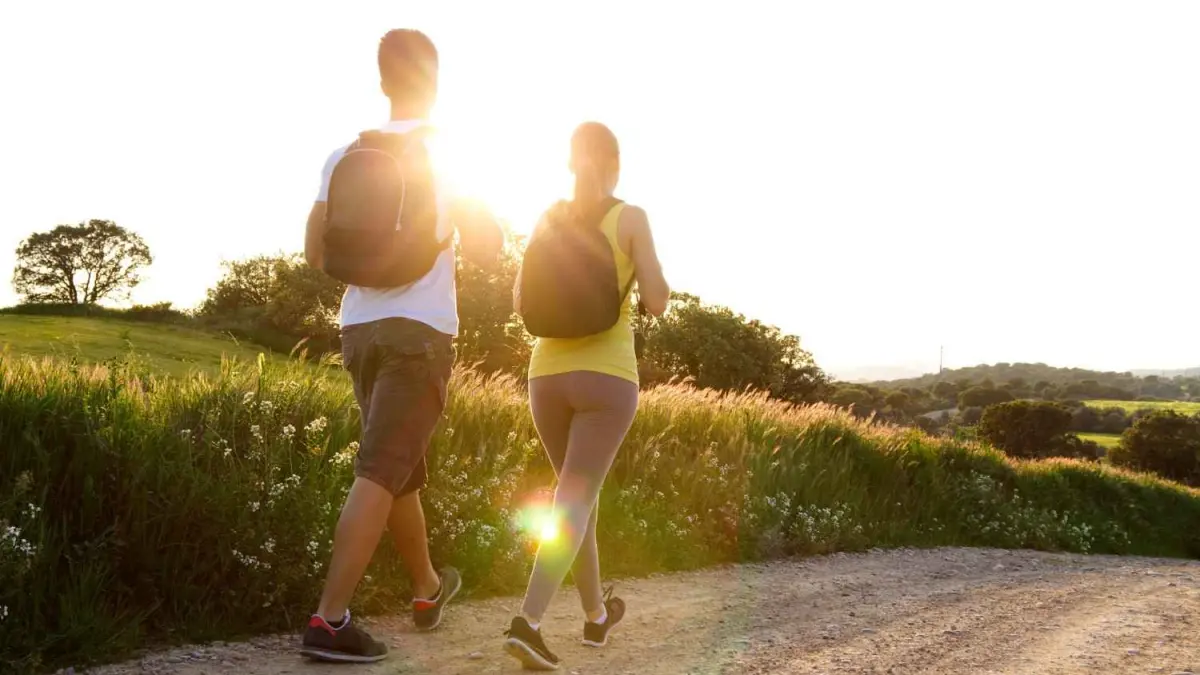 ILUSTRASI kegiatan morning walk (sumber foto: magnific)