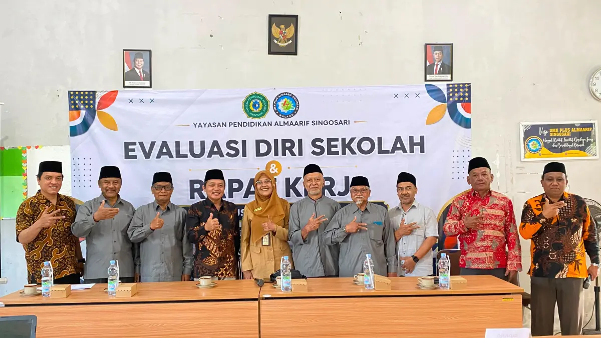 SEMANGAT: Evaluasi Diri Sekolah (EDS) SMK Plus Almaarif Singosari.