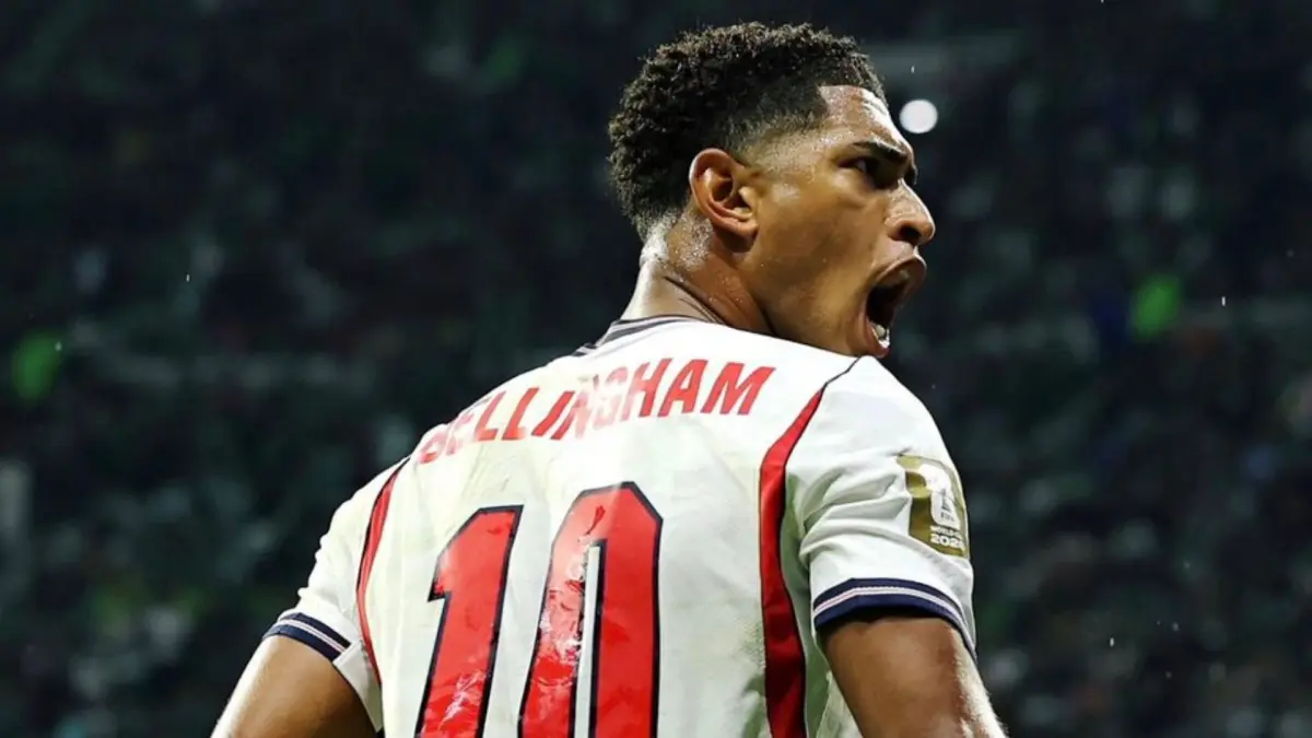 Gol Jude Bellingham ke gawang Norwegia memicu perdebatan setelah bola diduga mengenai kabel kamera (X @MadridXtra)
