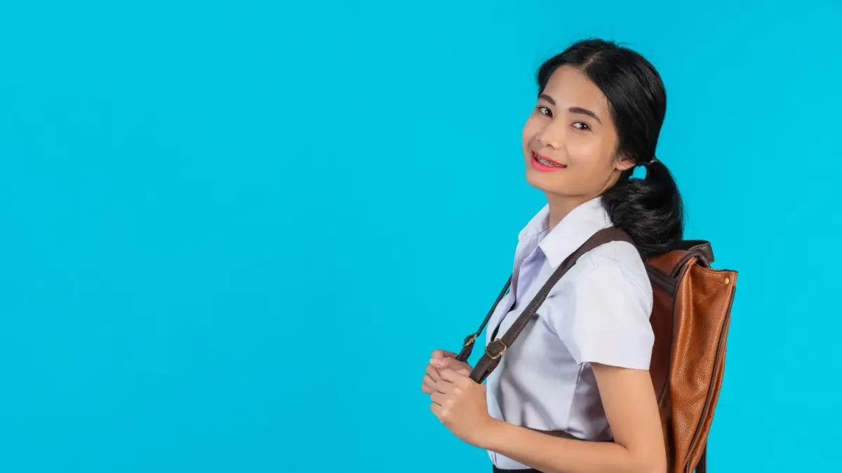 ILUSTRASI Hari pertama masuk sekolah setelah libur panjang (sumber foto: magnific)