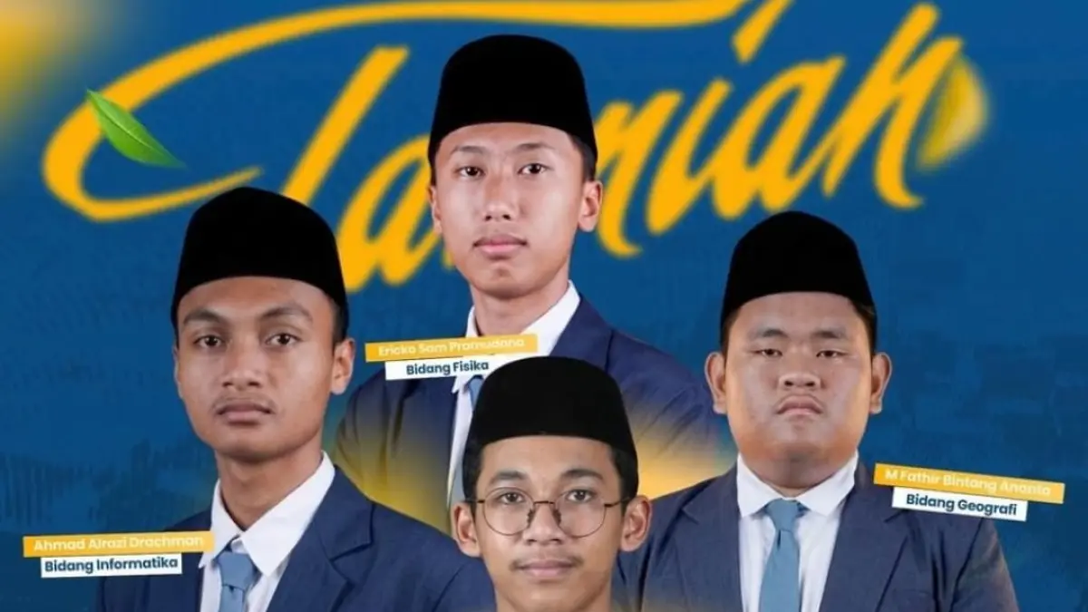 BERPRESTASI: Empat santri SMA Ar-Rohmah Islamic Boarding School Malang mewakili Jatim dalam olimpiade sains tingkat nasinoal.