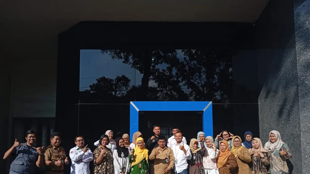PANUTAN: Ketua K3S Klojen Sarengat SPd (tengah) hadir membuka Diklat Jurnalistik Guru SD/MI se-Kecamatan Klojen, 2025 lalu.