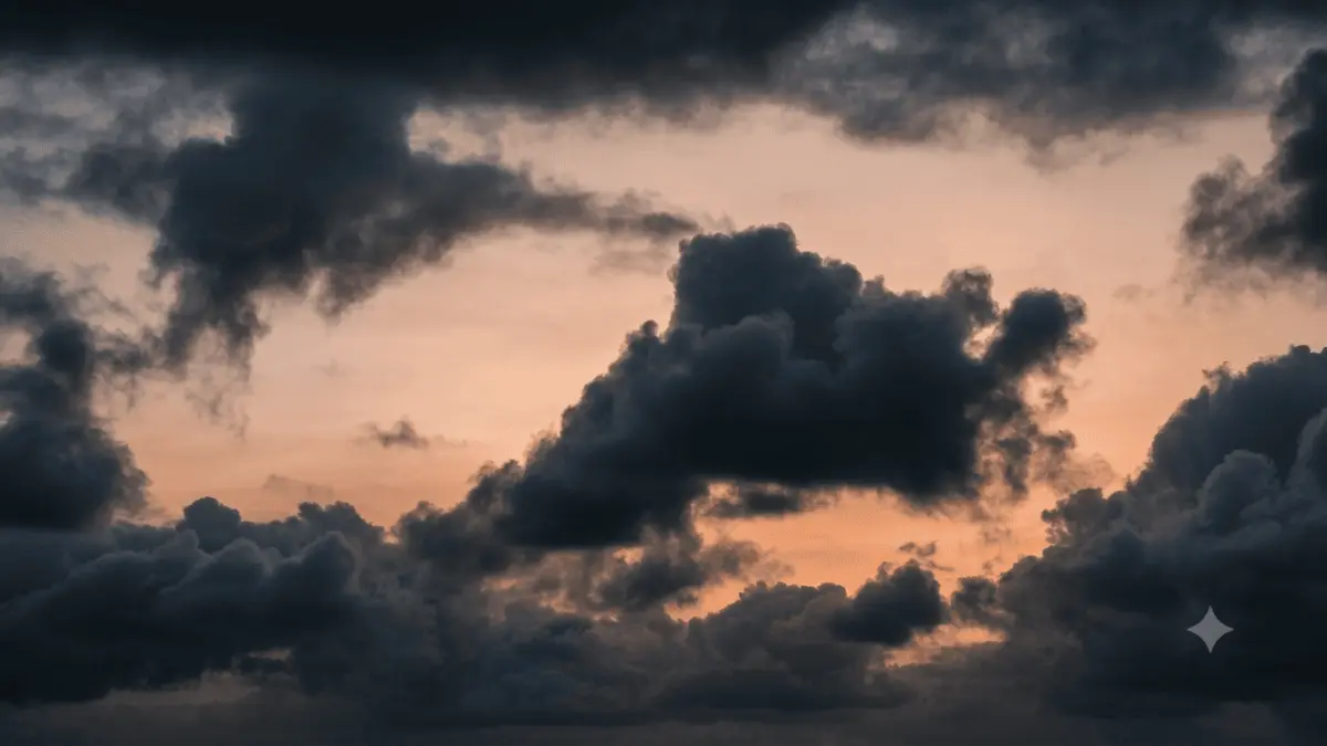 Berawan di malam hari (Unsplash / Google)