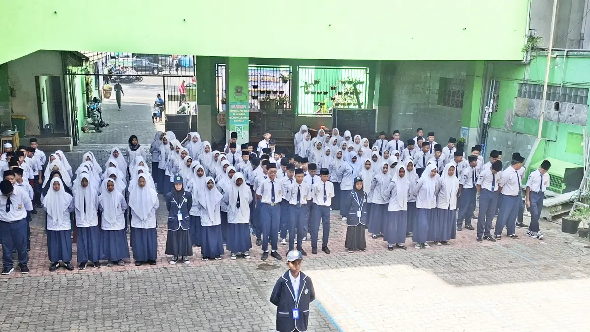BERSIAP: Siswa baru di MTs Hasyim Asy