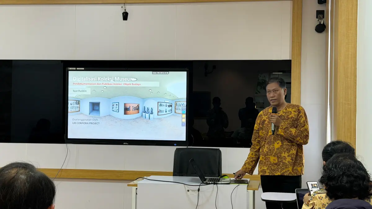 TERSTRUKTUR: Pemaparan Materi oleh Syarifuddin dari Museum Panji Malang.