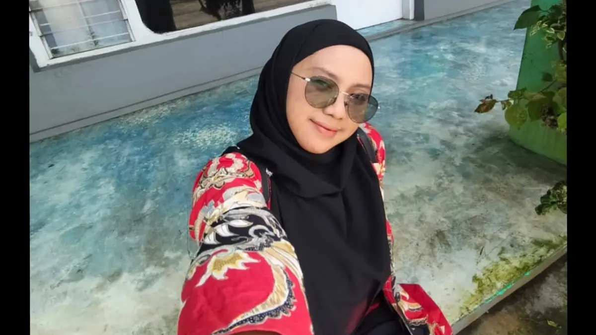 Awik Tamara, S.Pd,&nbsp;Guru Mata Pelajaran Bahasa Indonesia SMP Negeri 1 Ampelgading