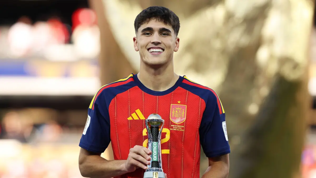 Bek muda Spanyol Pau Cubarsi resmi menyabet penghargaan Pemain Muda Terbaik Piala Dunia 2026 (X/HQpcrt)