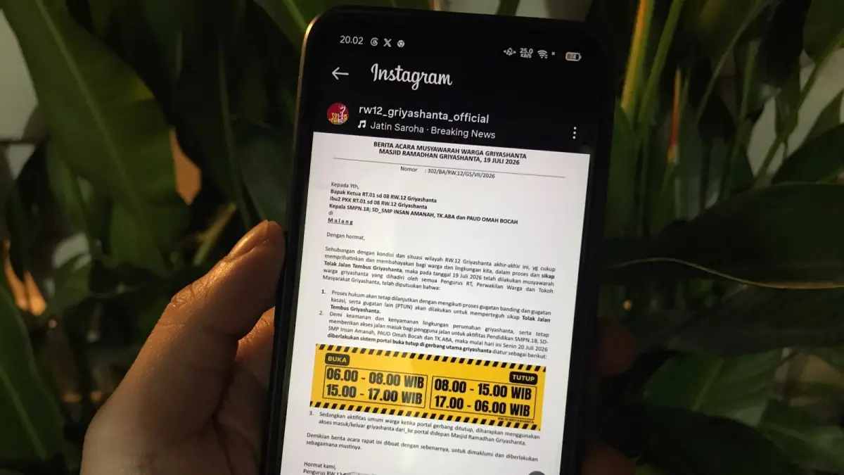 Tangkapan layar informasi penutupan portal utama Perumahan Griyashanta di Instagram. (Istimewa)