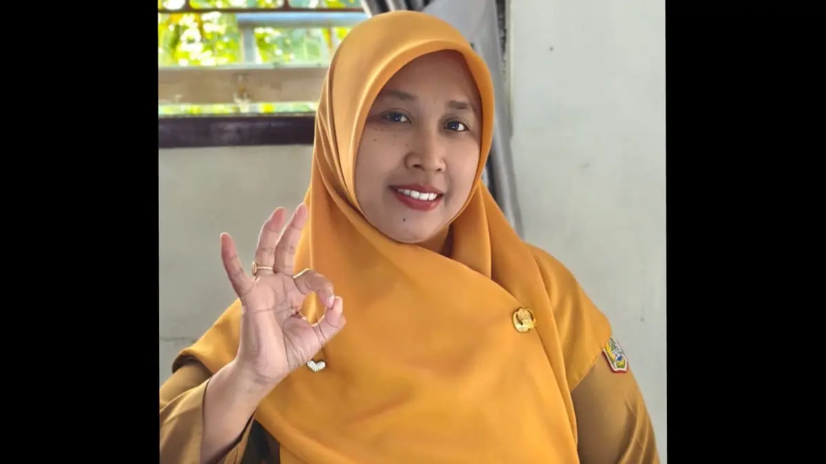 Umroh Mahfudzoh, S.Pd, Guru dan Tim Pengelola Wabsite SMP Negeri 2 Sumberpucung