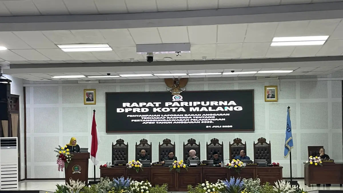 DPRD Kota Malang melakukan rapat paripurna Banggar LKPJ APBD 2025,  Selasa (21/7). (Andika Satria Perdana/Radar Malang) 