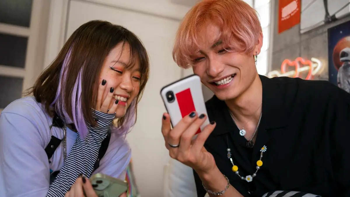ILUSTRASI Gen Z dengan bahasa gaul yang terus berkembang di media sosial (sumber foto: magnific)
