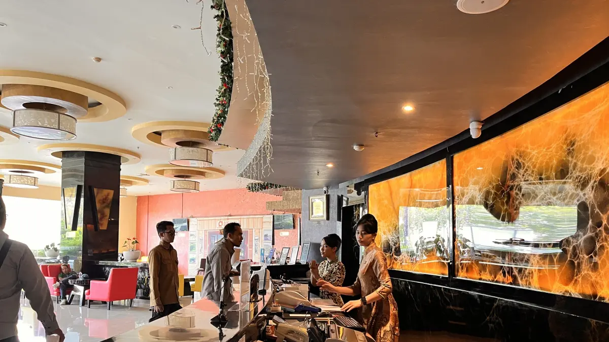 Suasana resepsionis di Hotel Aria Gajayana. (Istimewa)