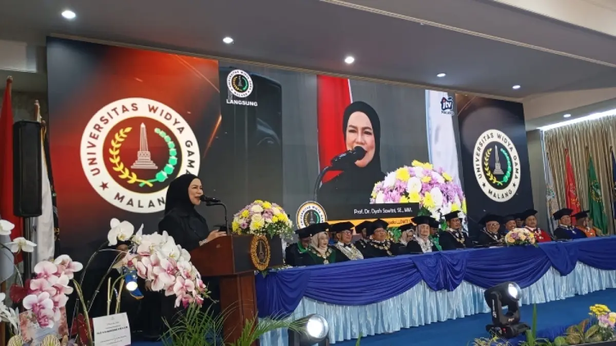 TEGAS: Kepala Lembaga Layanan Pendidikan Tinggi (LLDIKTI) Wilayah VII Jawa Timur, Prof Dr Dyah Sawitri, S.E., M.M saat memberi sambutan.
