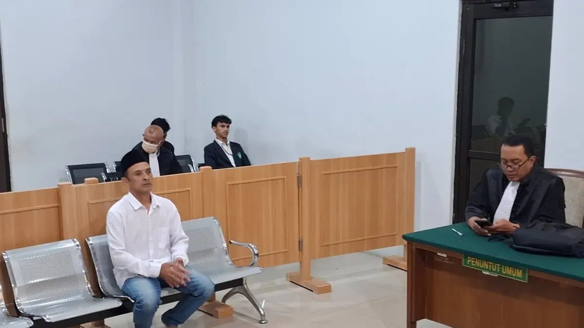 Terdakwa menjalani sidang di PN Kepanjen