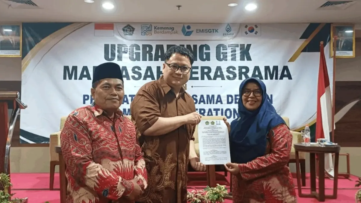SINERGI: Perjanjian Kerja Sama (PKM) antara madrasah berasrama di Jawa Timur dengan Korea Muslim Federation (KMF) yang diwakili oleh Mr Kim Hyungmin, General Manager Busan Branch of Korea Muslim Federation.