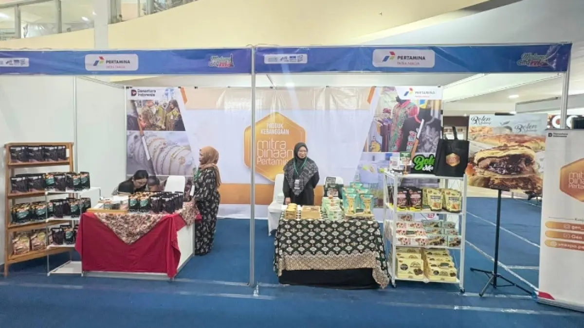 BERDAYA: Pertamina memboyong dua mitra binaan unggulan asal Kota Malang, yaitu Fairuziba Bolen Malang dan Hataraya Food. 