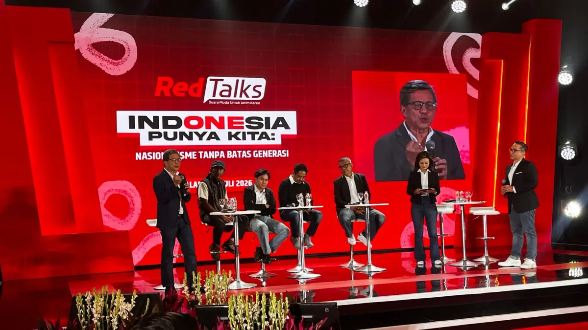 MENGGUGAH RASIONALITAS: Pengamat Politik Rocky Gerung jadi salah satu pembicara dalam acara Red Talks 2026 di Malang Creative Center (MCC), kemarin (25/7). (NAHDIATUL AFFANDIAH/RADAR MALANG)