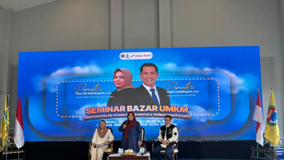 BERDAYA: Seminar UMKM naik kelas dari Aqib Ardiansyah dan Siti Munfaqiroh.