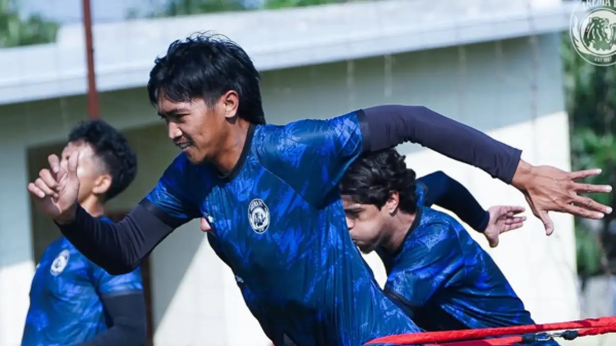 BERLABUH KE PERSIRAJA: Jayus Hariono mengikuti sesi latihan bersama Arema FC di Dreams Football Pitch, Pakis, beberapa waktu lalu