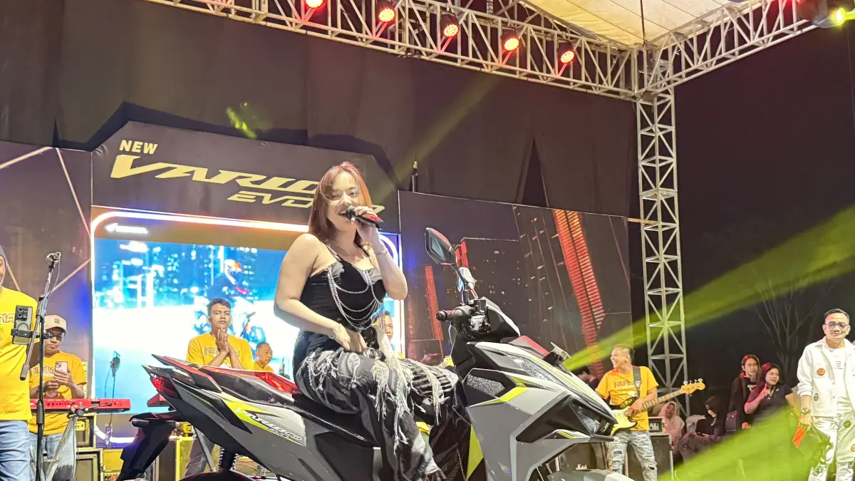 MERIAH: Public Exhibition New Honda Vario Evo 160 yang diselenggarakan PT Mitra Pinasthika Mulia (MPM Honda Jatim).