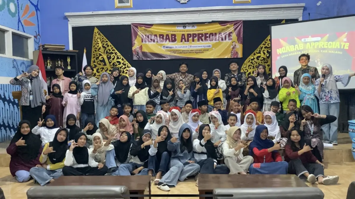 APRESIASI : Mahasiswa FISIP Bakti Desa Arcapada 2026 Kelompok 37 bersama anak-anak di Desa Ngabab