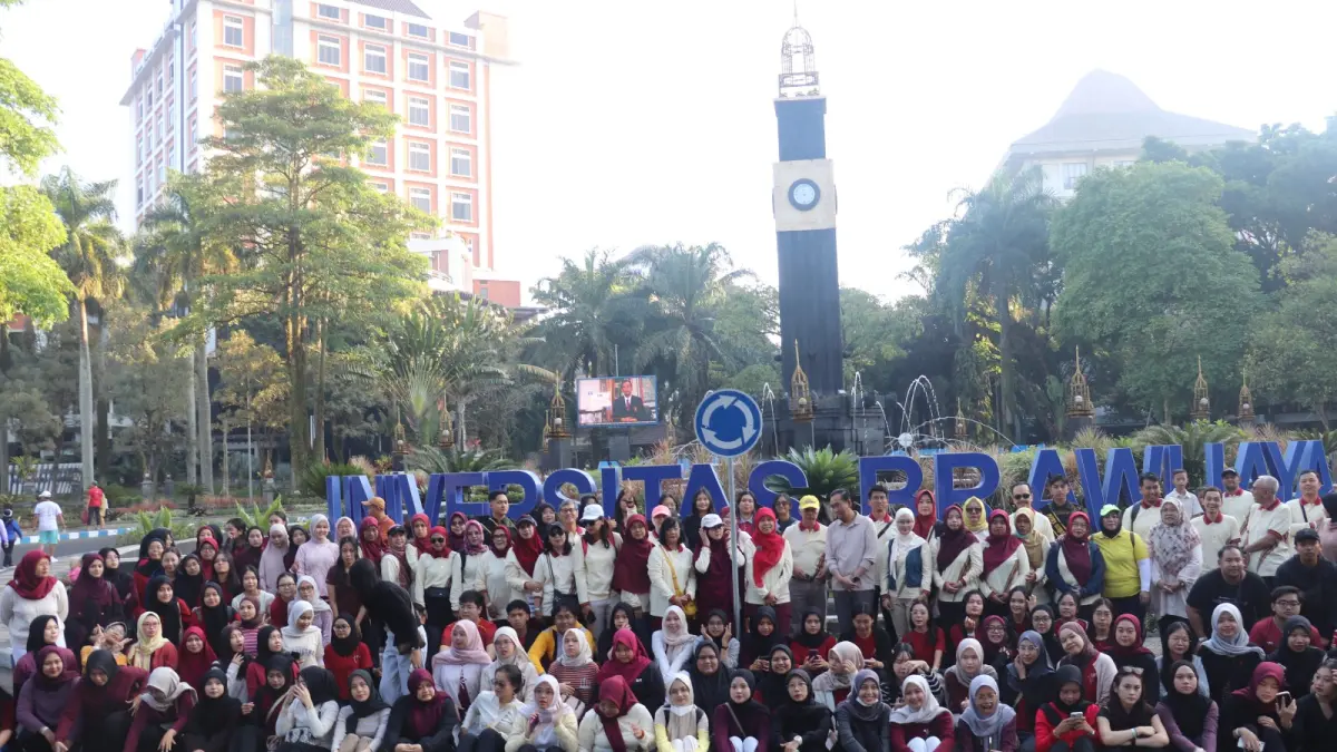 SEMANGAT: Kebersamaan saat Dies Natalis sivitas akademika Fakultas Kedokteran Gigi Universitas Brawijaya.