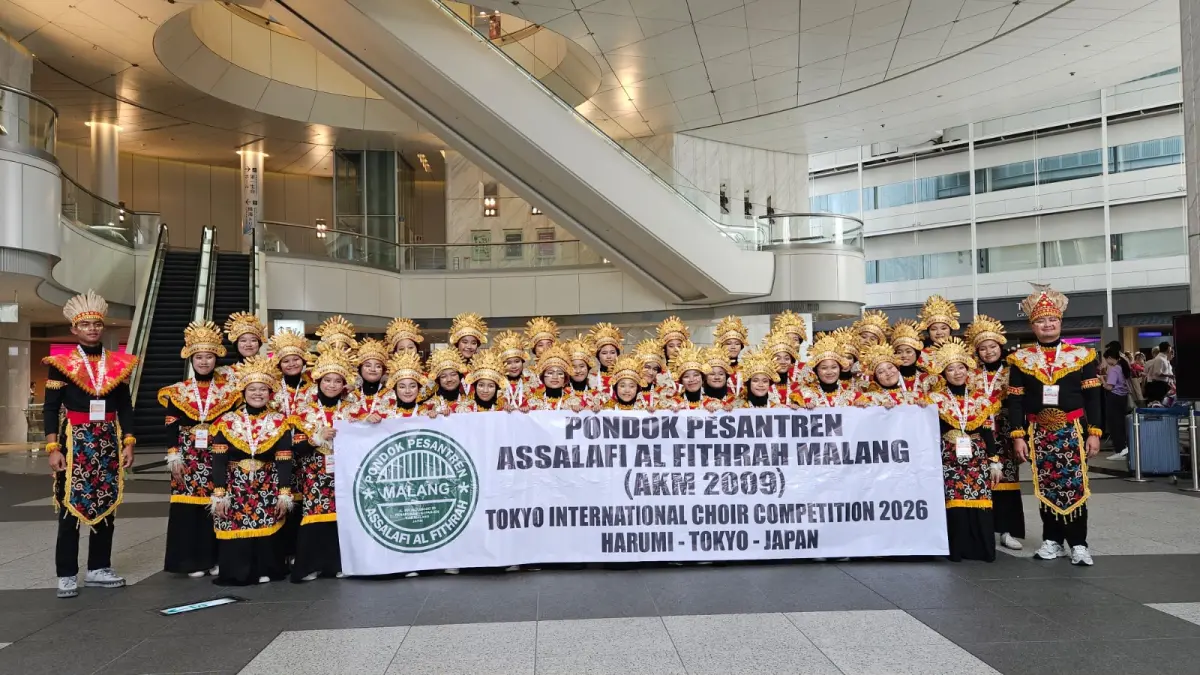 KOMPAK: Tim Paduan Suara Palmae Choir 2009 dari Pondok Pesantren Assalafi Al Fithrah Malang (AKM 2009) berhasil mengharumkan nama Indonesia.