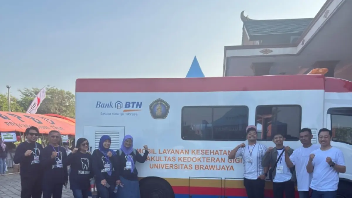 SEMANGAT: Fakultas Kedokteran Gigi Universitas Brawijaya (FKG UB) turut berpartisipasi dalam kegiatan bakti sosial.