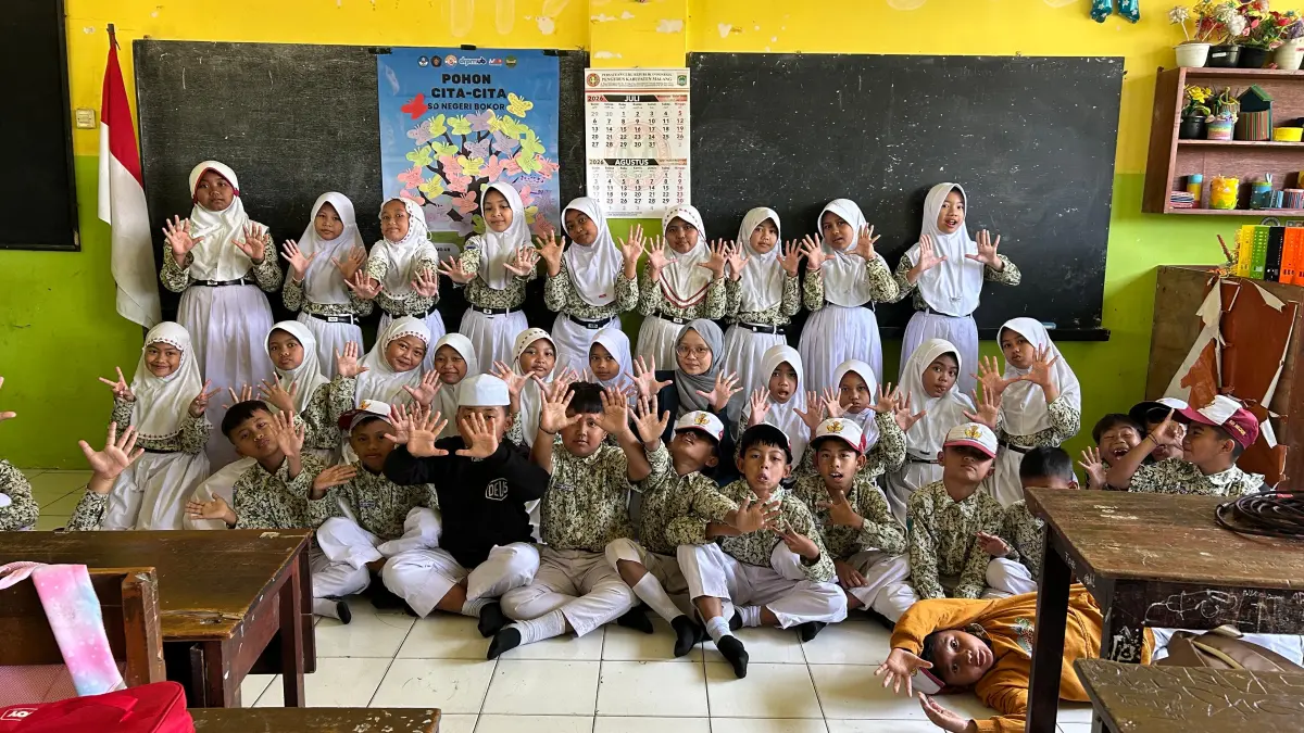 SERU : Siswa SDN Bokor antusias mengikuti permainan ular tangga