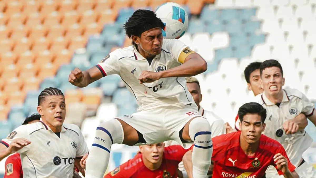 Arema FC berduel dengan DPPM FC di Laga Terakhir Grup A Piala Presiden 2026. Sumber: Instagram/@aremafcofficial. 