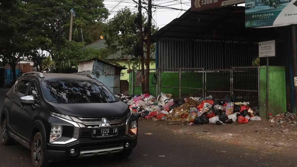 TPS simpang tiga Sulfat Malang (Darmono/Radar Malang)