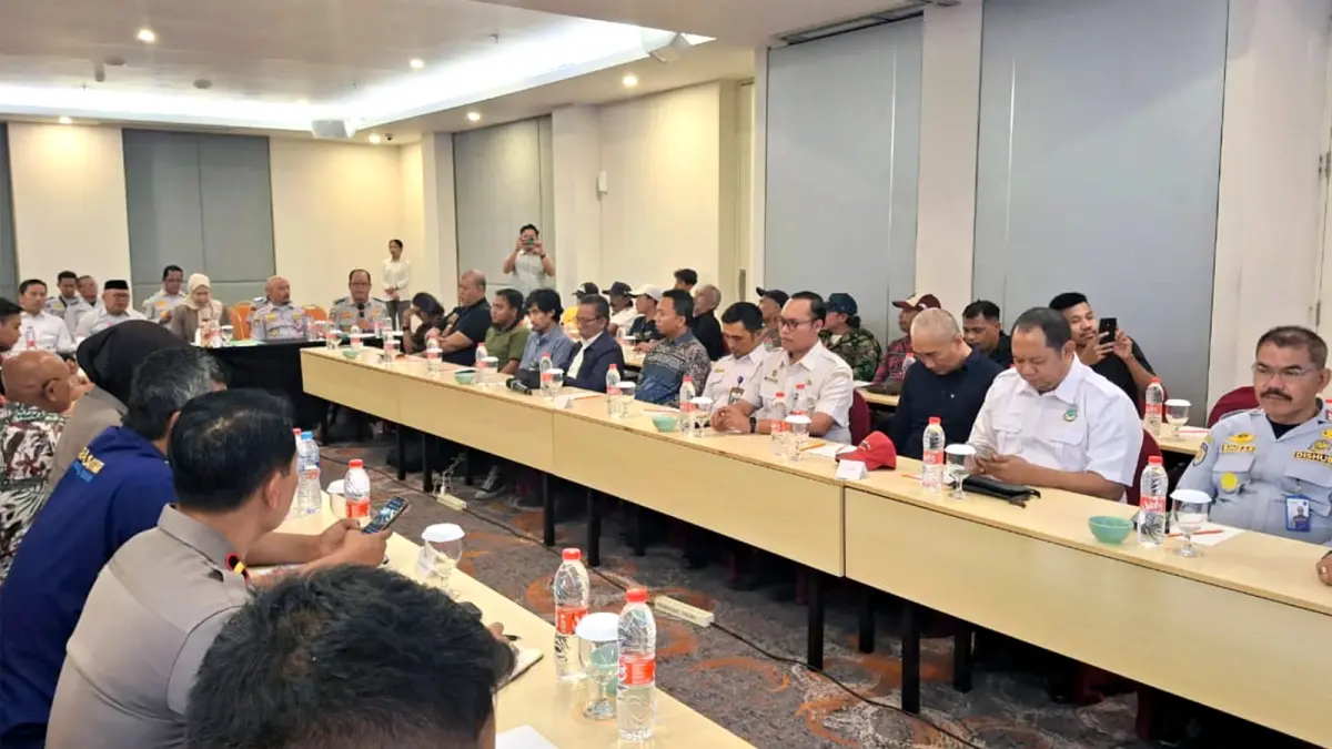 URAI MASALAH: Rapat Koordinasi digelar Dishub Jatim di Harris Hotel & Conventions. Sejumlah pihak turut hadir. (Nabila Amelia/Radar Malang)