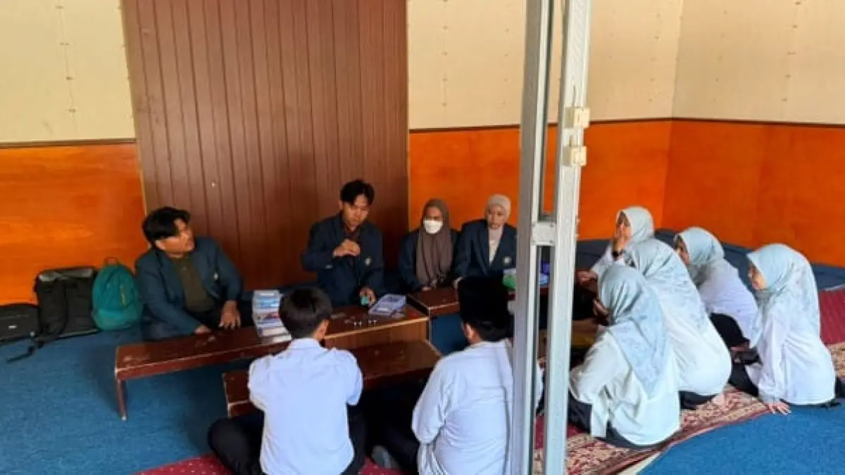 BELAJAR BARENG: Program Pengabdian kepada Masyarakat (PkM) Departemen Teknik Elektro, FTUB menggelar pelatihan dasar pemanfaatan green energy bagi siswa kelas VI Madrasah Ibtidaiyah (MI) BAIPAS Kota Malang.