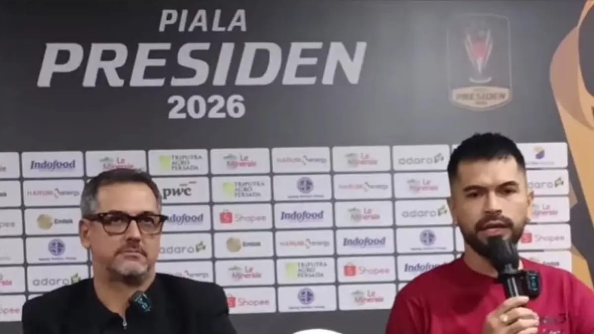 Marcos Santos dalam Konferesi Pers. Sumber: Instagram/@aremafcofficial.