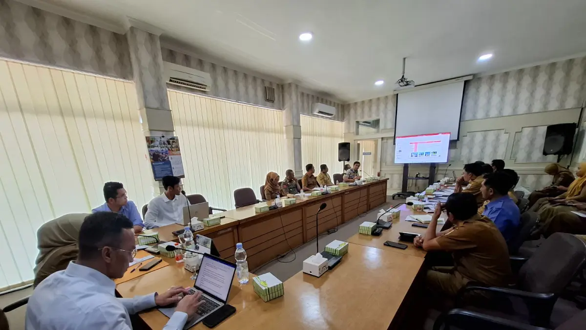 Rapat pembahasan penyerahan PSU perumahan di ruang Setda Kabupaten Malang