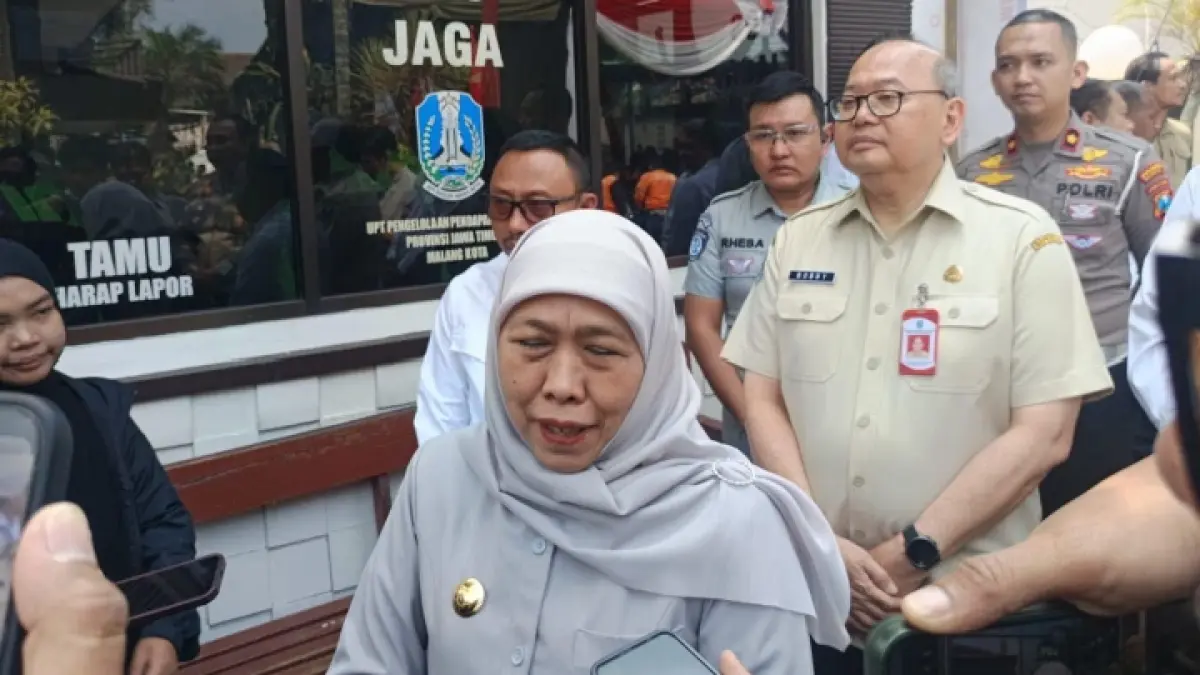 Gubernur Khofifah menyampaikan perkembangan penanganan kebakaran TNBTS, pagi ini (6/8). Foto: Andika Satria Perdana